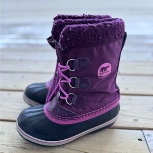 Sorel Dark Purple and Black Snow Boots Girls Size 4